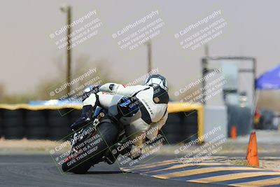 media/Apr-09-2022-SoCal Trackdays (Sat) [[c9e19a26ab]]/Turn 16 (2pm)/